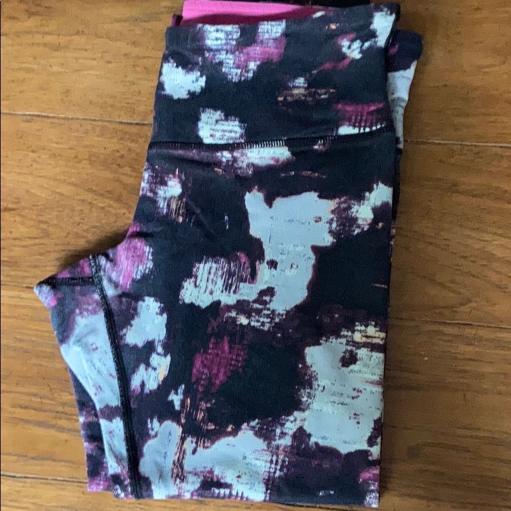 Lululemon Multicolored Floral Wunder Under Crop